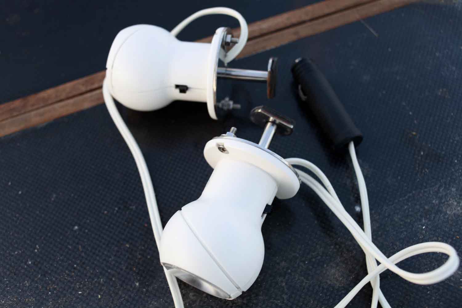 [Immagine: 2012313183813_lampada boma 03.jpg]